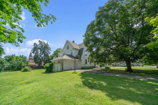 $275,000 | 205 South Gage Street, Somonauk, IL 60552