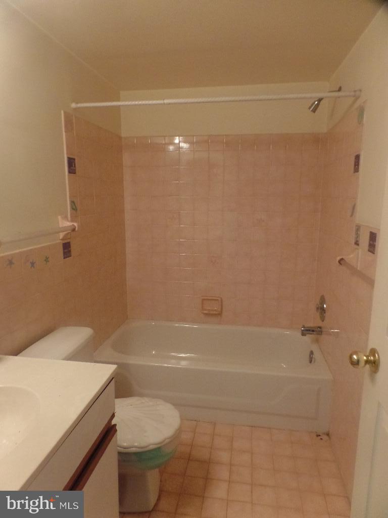 2015 Welsh Road, Unit B27 Philadelphia, PA 19115 - Photo 8 of 15 Gallery Image 8