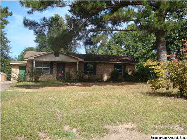 306 Debra Avenue Clanton, AL 35045 - Photo 1 of 4
