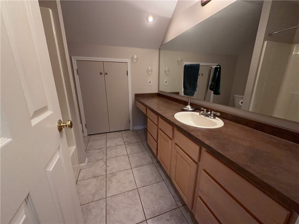 57 Winding Country Lane Parma, NY 14559 - Photo 24 of 30 Bathroom 2nd Floor