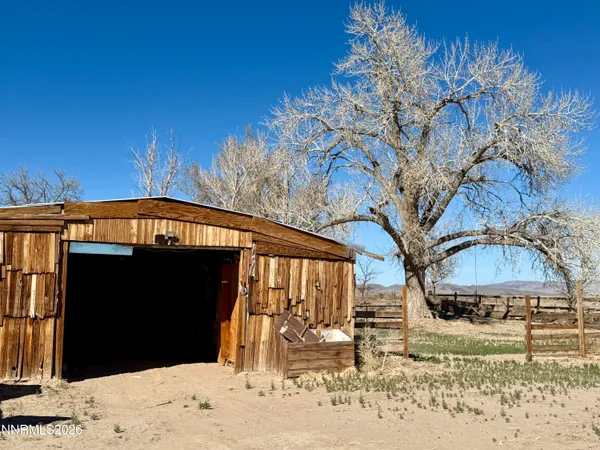 $310,000 | 20 Penrose Drive, Yerington, NV 89447