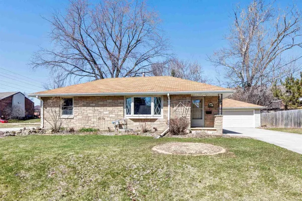 $294,900 | 114 Wilson Avenue, Appleton, WI 54915