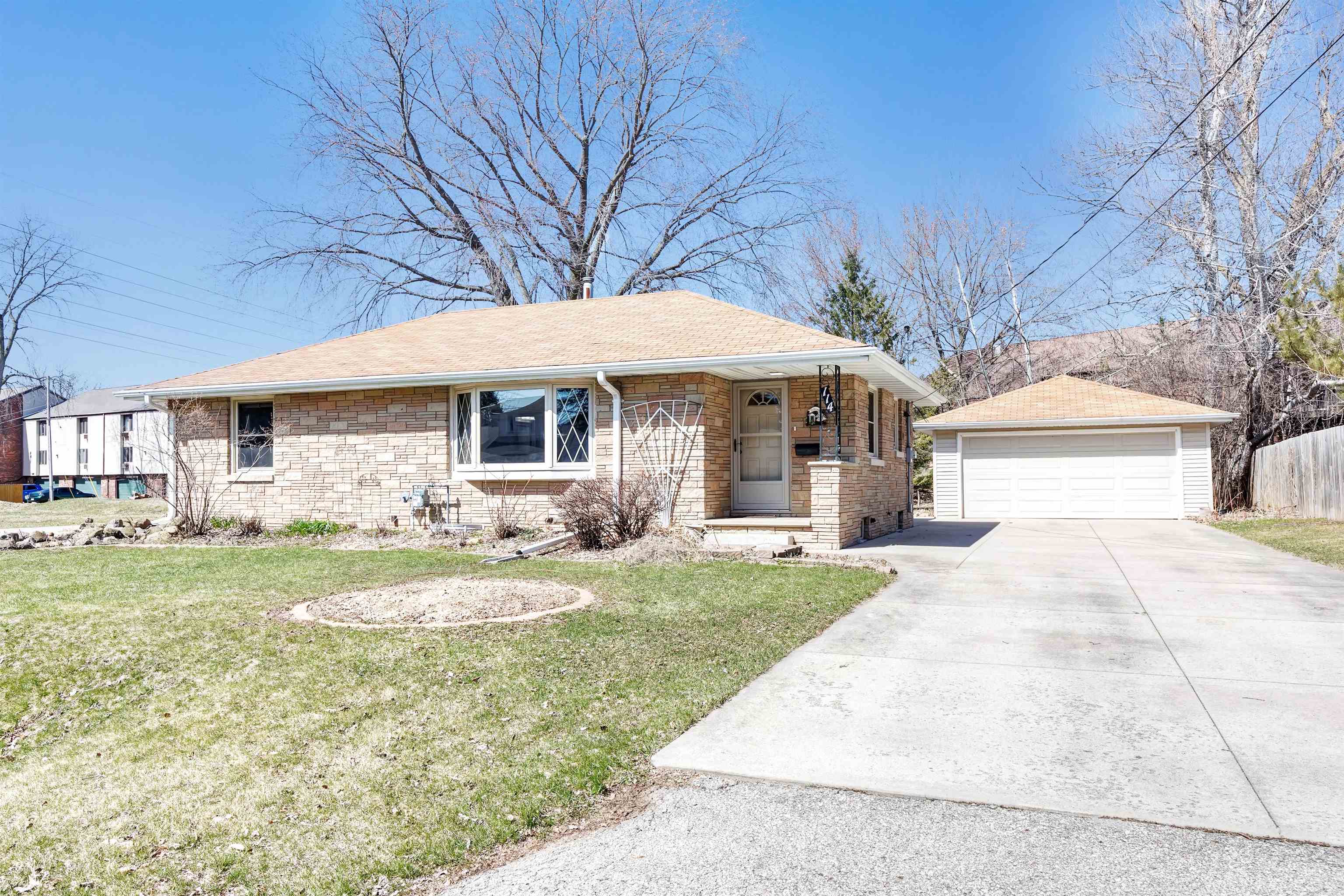 114 Wilson Avenue Appleton, WI 54915 - Photo 2 of 35