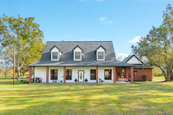 $999,900 | 310 County Road 47, Angleton, TX 77515