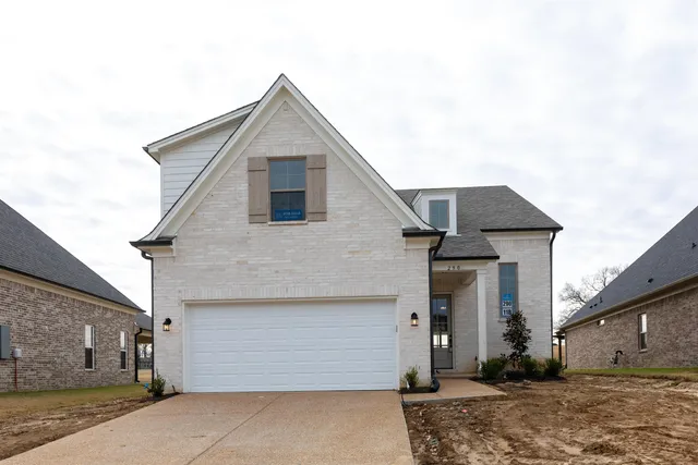 $394,900 | 290 St Andrews Drive, Oakland, TN 38060