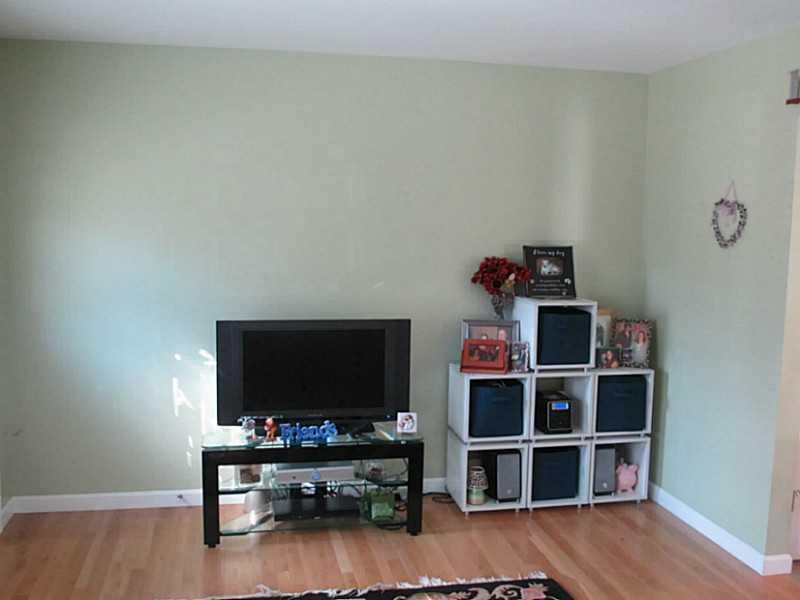 27 Gilbert Street Orono, ME 04473 - Photo 11 of 20 Living Room.