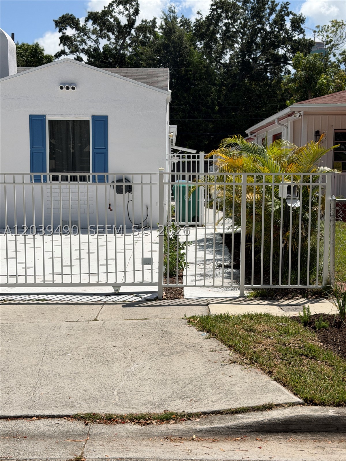 227 Southwest 26th Road, Unit REAR Miami, FL 33129 - Photo 25 of 26 Gallery Image 25