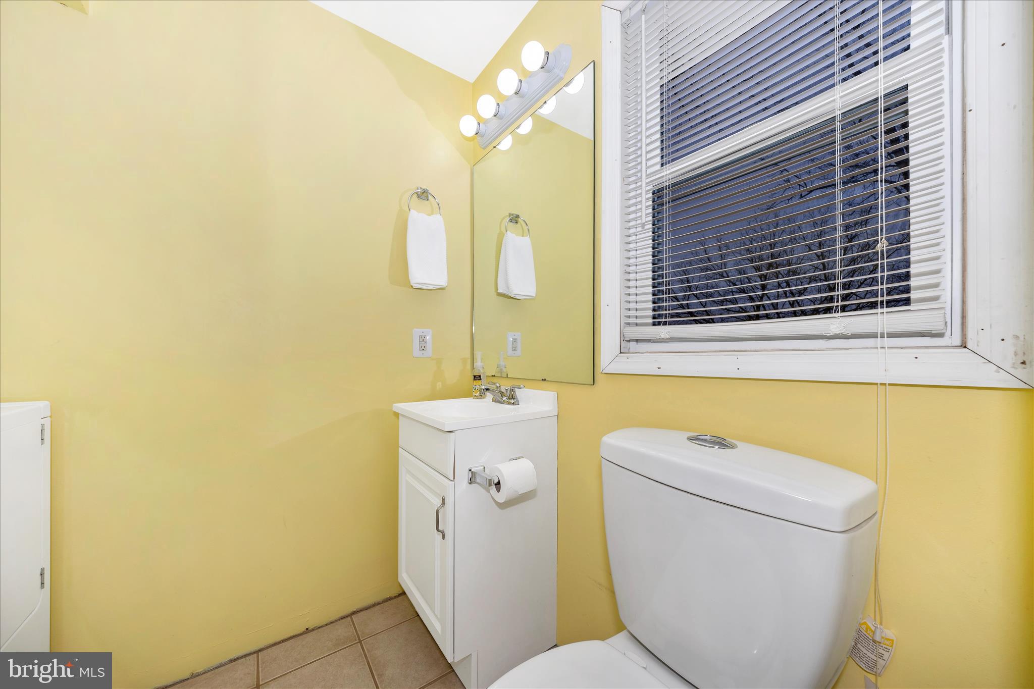 507 9th Avenue Brunswick, MD 21716 - Photo 19 of 43 Powder Room off of family room