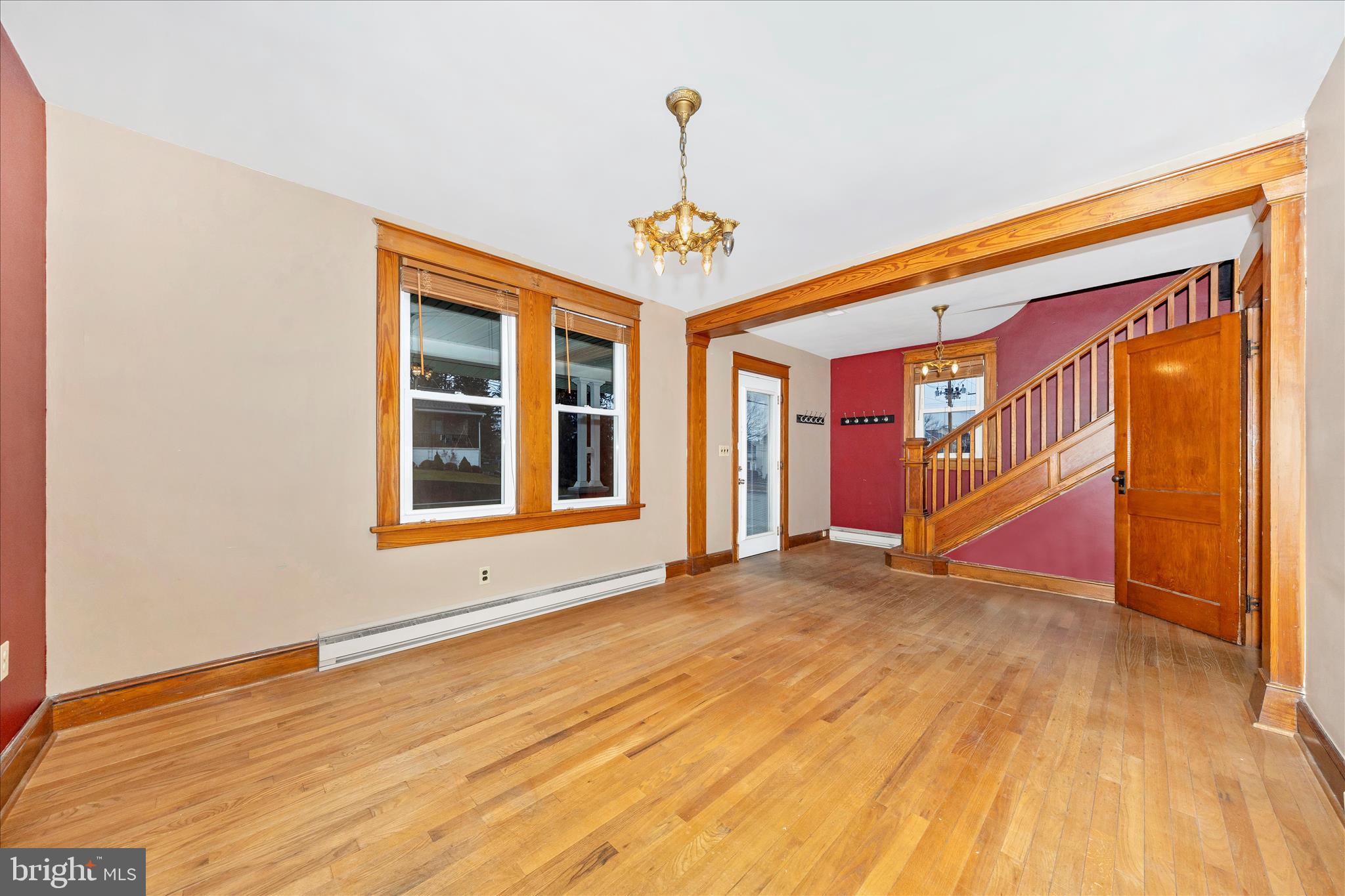 507 9th Avenue Brunswick, MD 21716 - Photo 6 of 43 Living Room