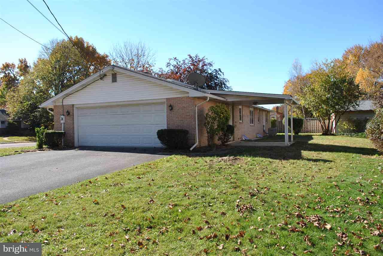 820 Fairview Road Carlisle, PA 17013 - Photo 4 of 24 Gallery Image 4