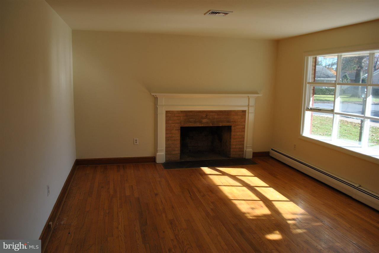 820 Fairview Road Carlisle, PA 17013 - Photo 5 of 24 Gallery Image 5