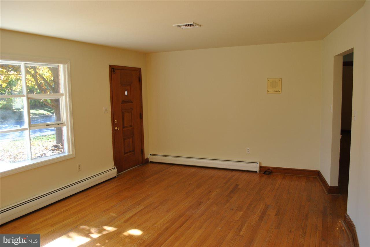 820 Fairview Road Carlisle, PA 17013 - Photo 6 of 24 Gallery Image 6