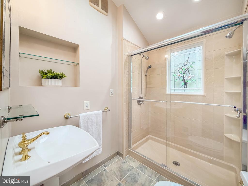 249 Forrest Road Yardley, PA 19067 - Photo 21 of 36 Main Bathroom