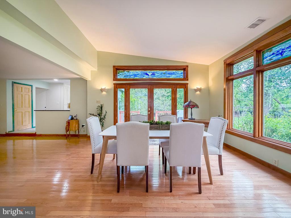 249 Forrest Road Yardley, PA 19067 - Photo 9 of 36 Breakfast Area