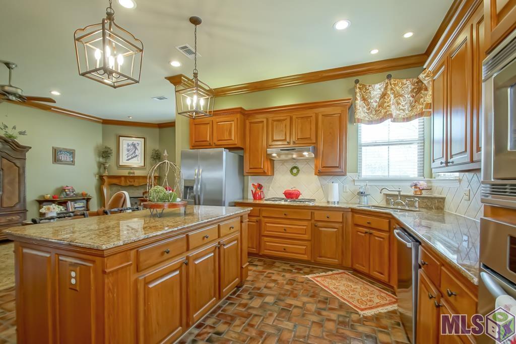 14045 Lovett Road Central, LA 70818 - Photo 4 of 49