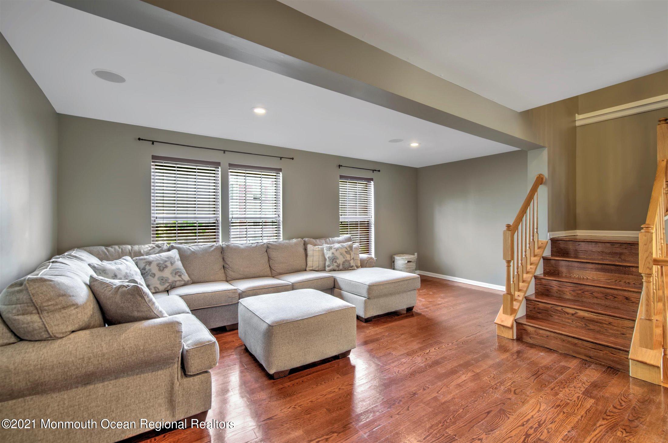 61 Saxton Road Farmingdale, NJ 07727 - Photo 11 of 37 11-LIVING ROOM
