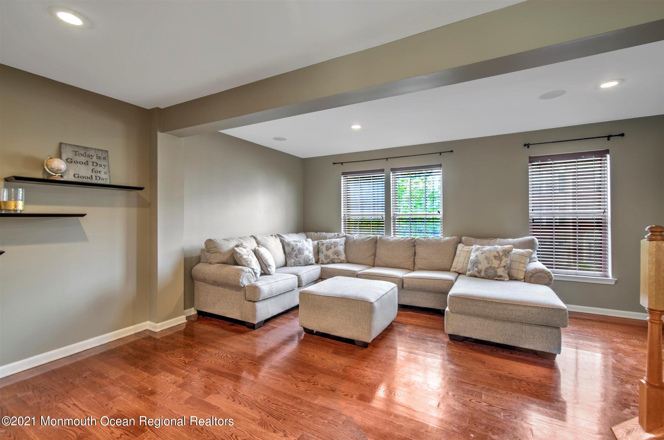 61 Saxton Road Farmingdale, NJ 07727 - Photo 13 of 37 13-LIVING ROOM