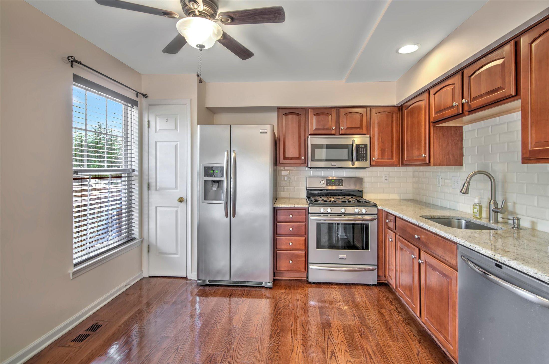 61 Saxton Road Farmingdale, NJ 07727 - Photo 17 of 37 17-KITCHEN
