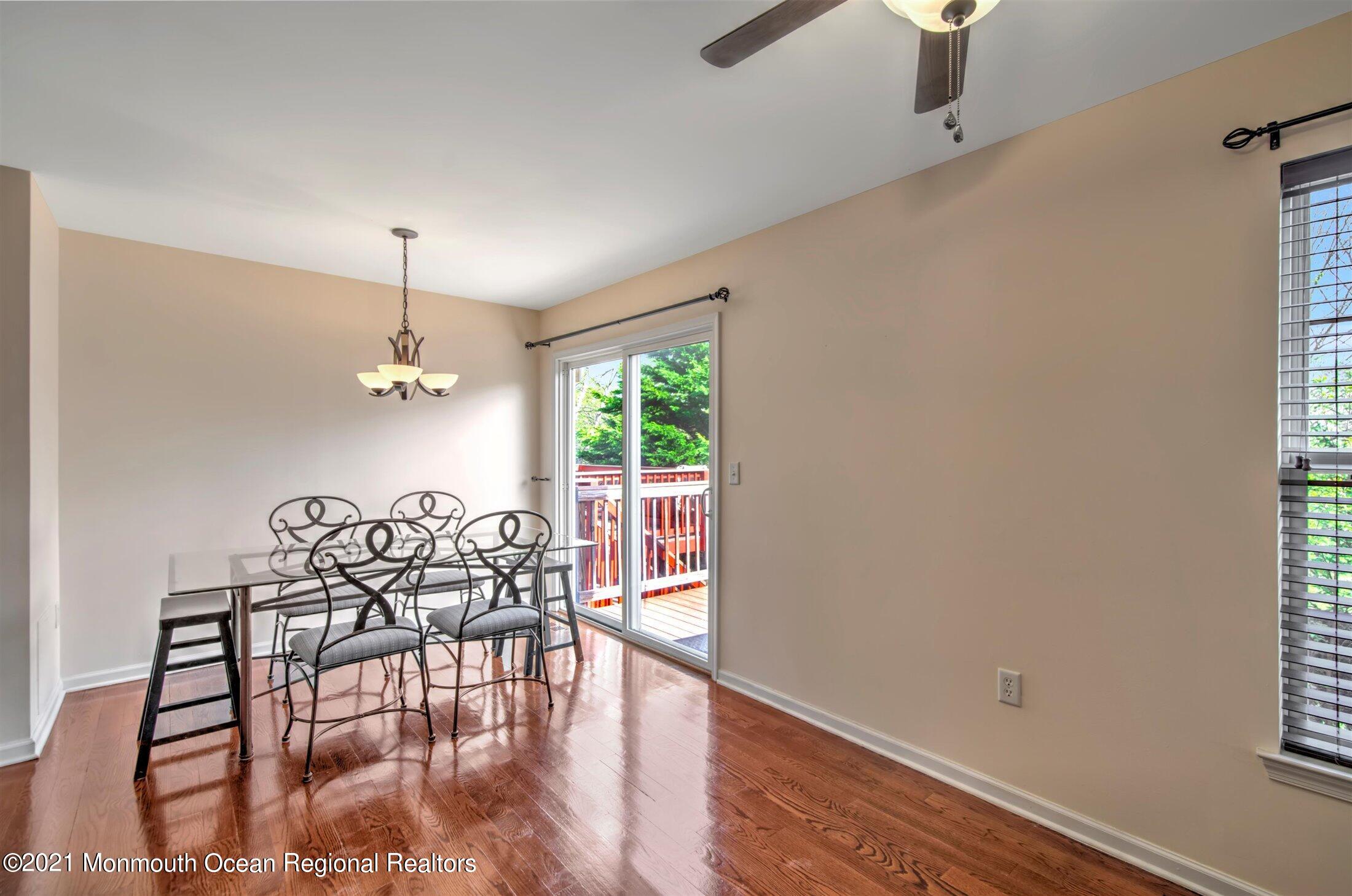 61 Saxton Road Farmingdale, NJ 07727 - Photo 21 of 37 21-KITCHEN
