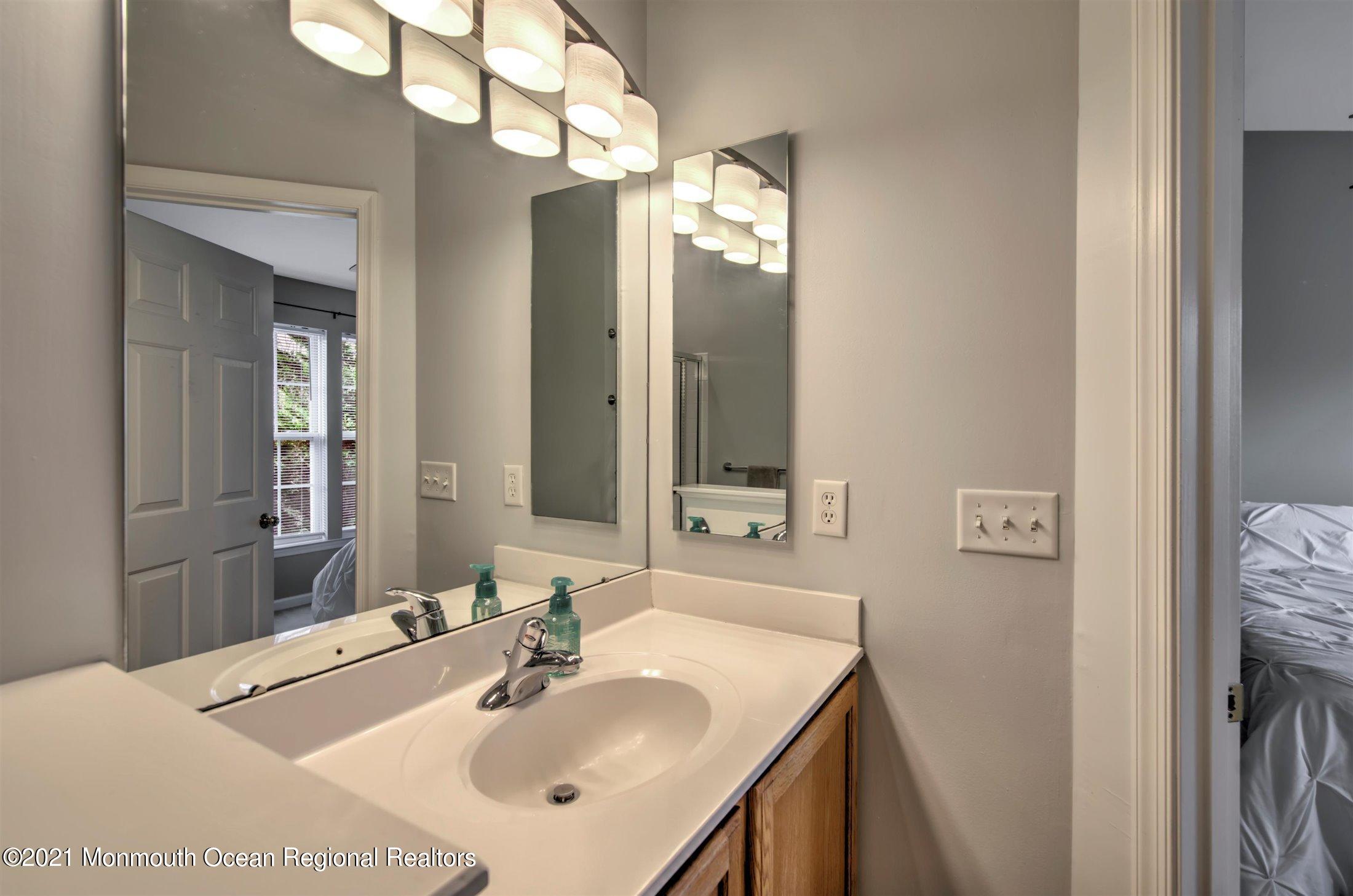 61 Saxton Road Farmingdale, NJ 07727 - Photo 27 of 37 27-MASTER BATHROOM