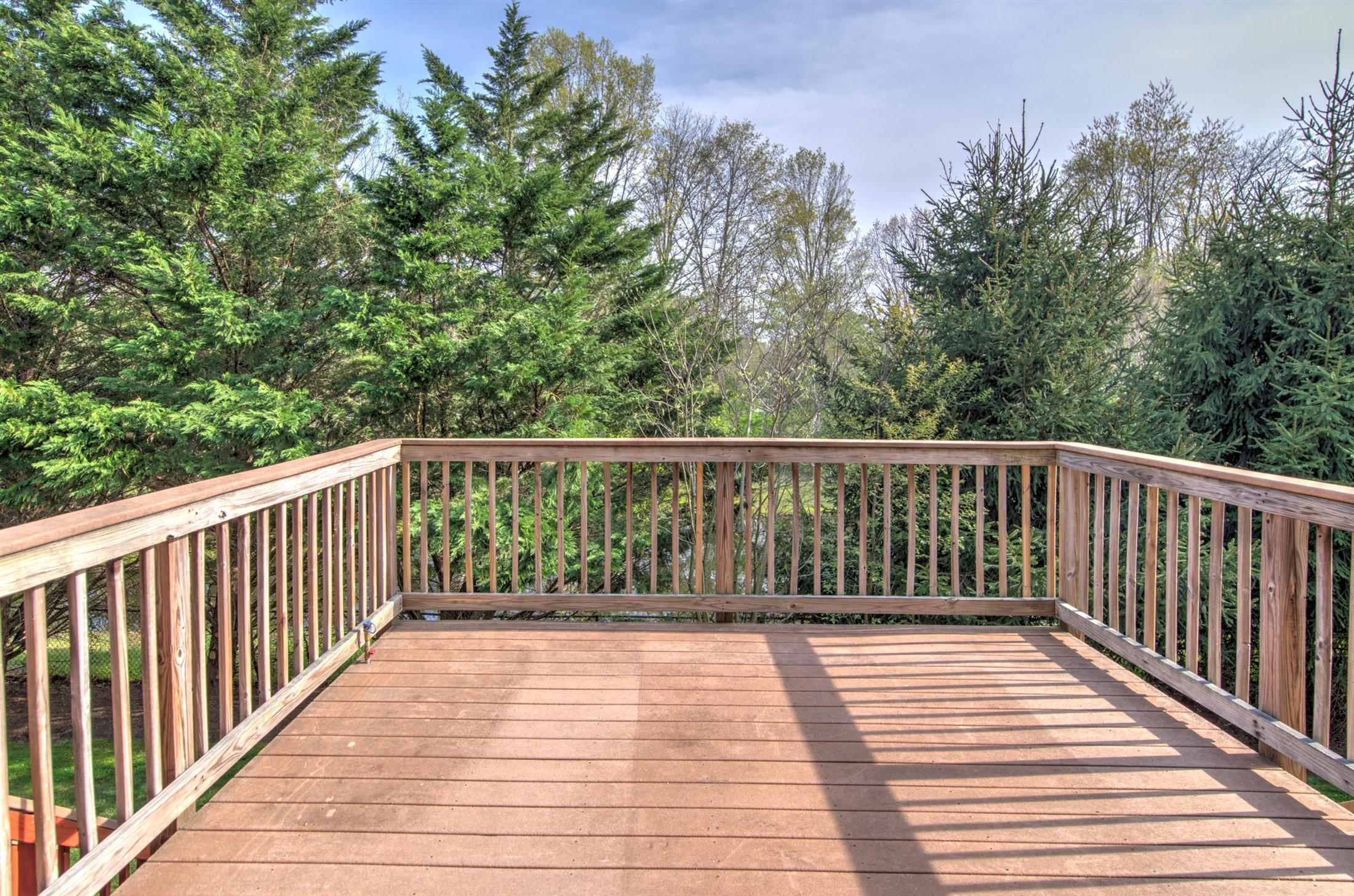 61 Saxton Road Farmingdale, NJ 07727 - Photo 35 of 37 35-DECK