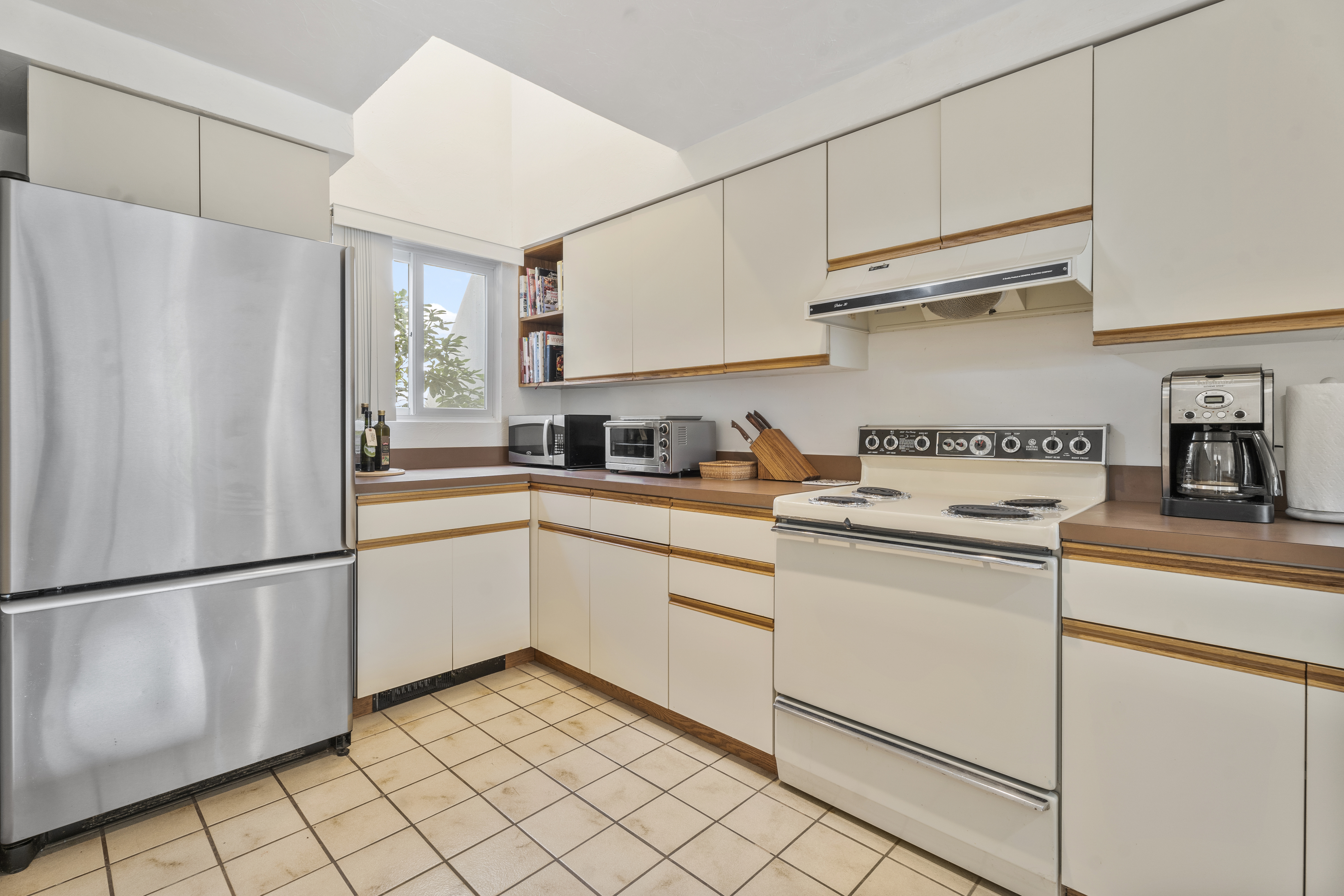 40 Hidden Cove Road, Unit 16 Oak Bluffs, MA 02557 - Photo 7 of 28 Gallery Image 7