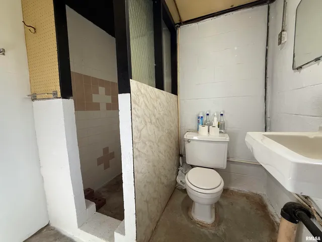 $234,000 | 8375 Highway 145, Harrisburg, IL 62946