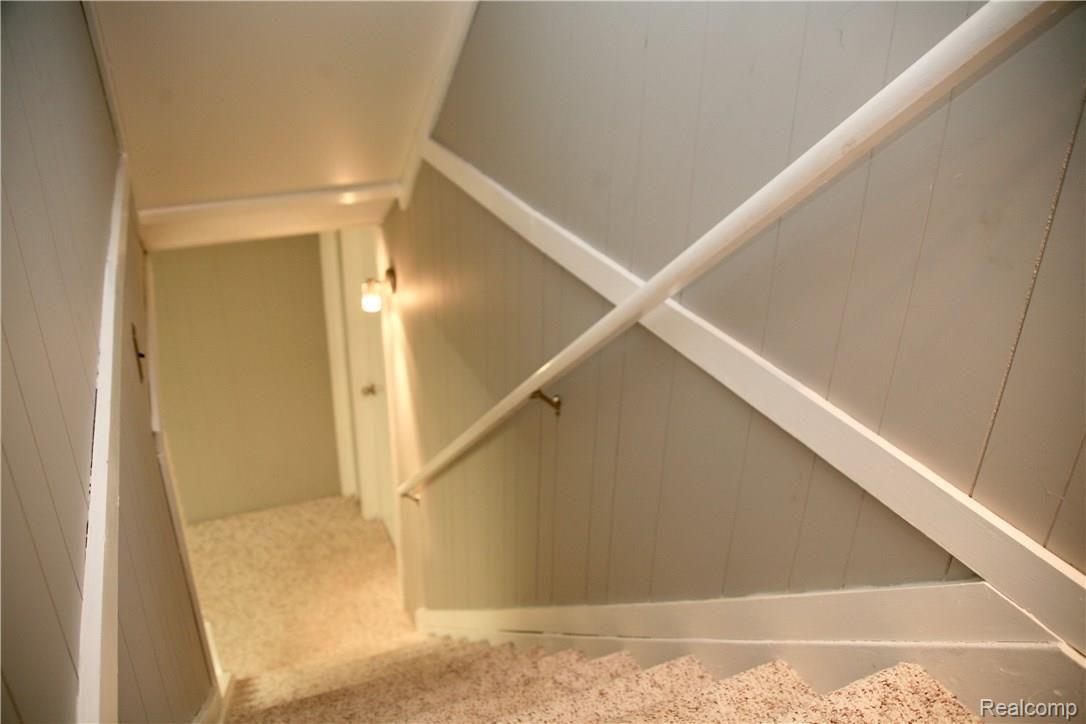 910 Hemlock Drive Rochester, MI 48307 - Photo 19 of 28 fullsizeoutput_603.jpeg