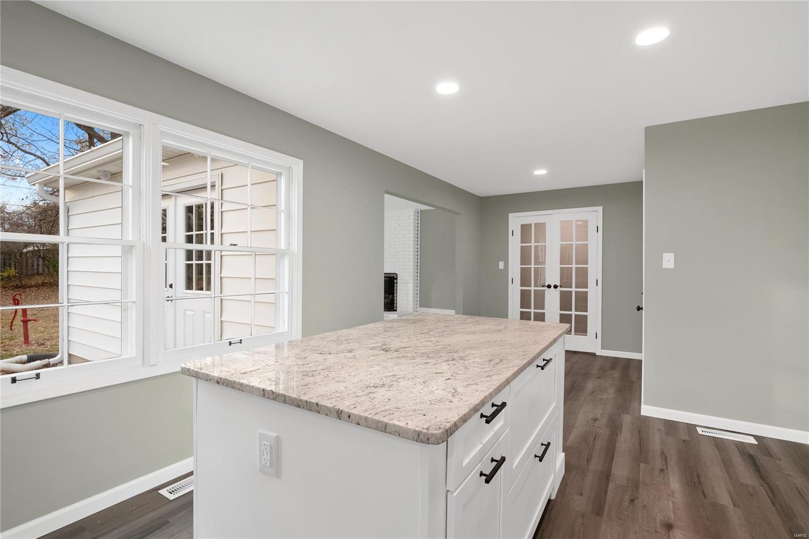 327 Providence Road Ballwin, MO 63011 - Photo 11 of 29 Gallery Image 11