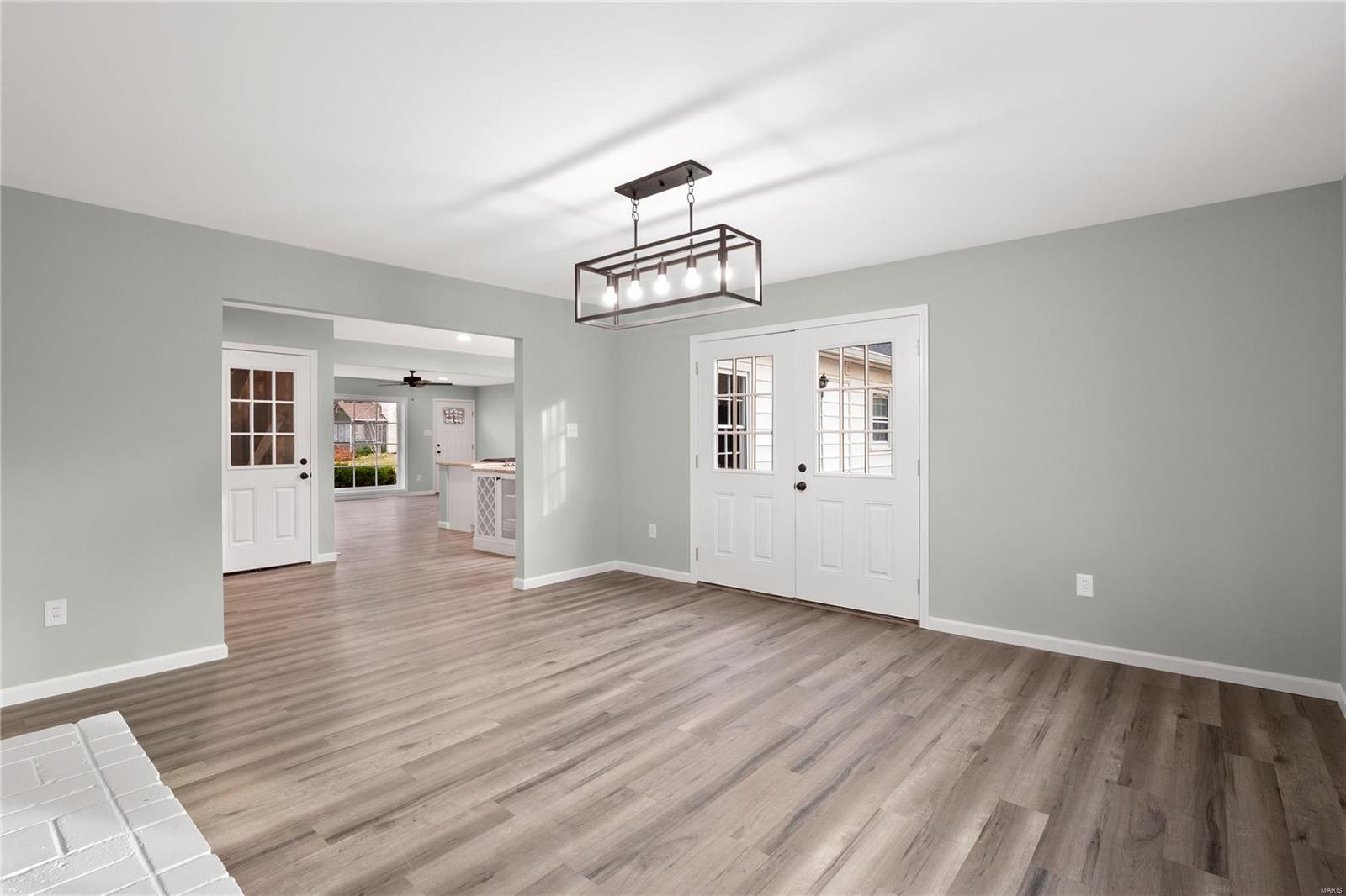 327 Providence Road Ballwin, MO 63011 - Photo 14 of 29 Gallery Image 14