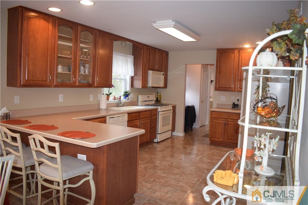 3 Highwood Road Somerset, NJ 08873 - Photo 9 of 25 Gallery Image 9