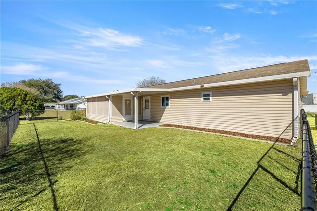 a view of a house with entryway