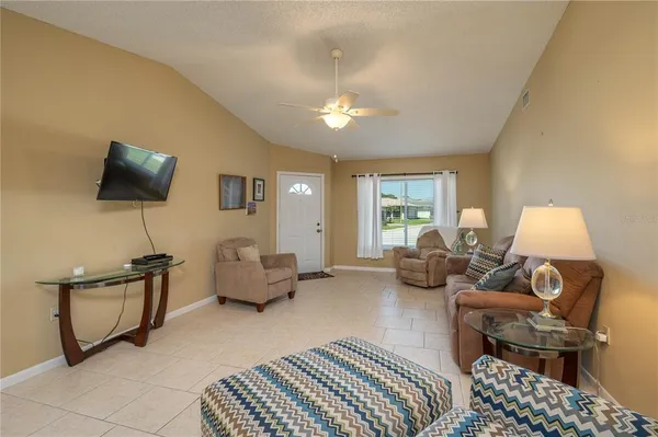 $234,500 | 3245 Prairie Dunes Circle East, Lakeland, FL 33810