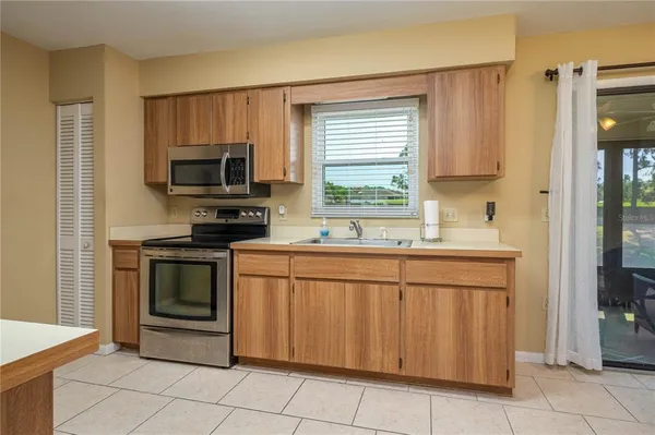 $234,500 | 3245 Prairie Dunes Circle East, Lakeland, FL 33810