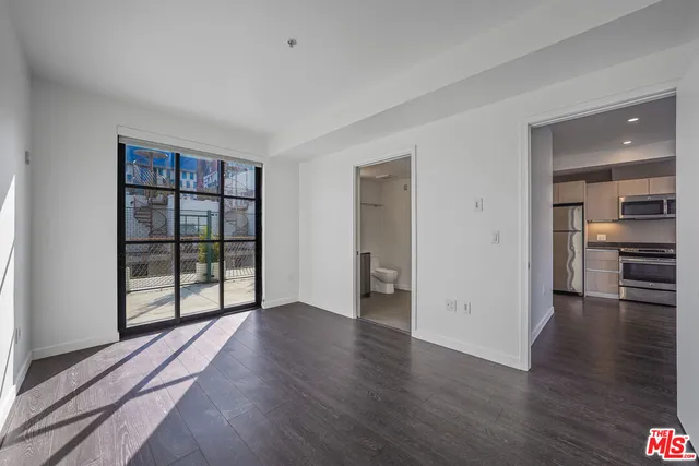 $2,995 | 5800 Harold Way, Unit 317, Los Angeles, CA 90028