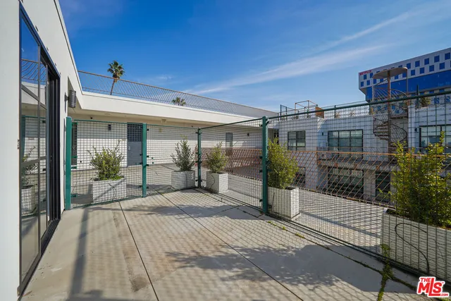 $2,995 | 5800 Harold Way, Unit 317, Los Angeles, CA 90028