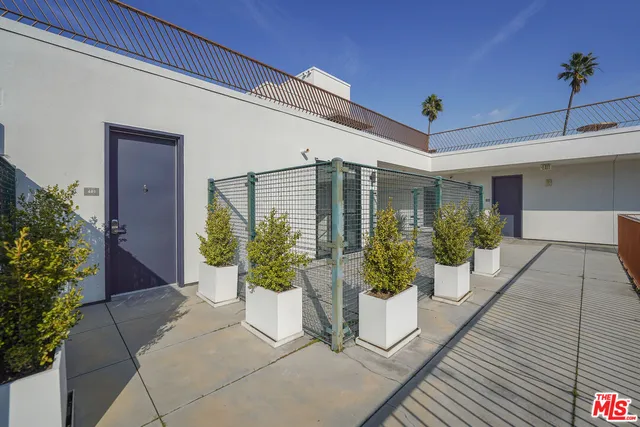 $2,995 | 5800 Harold Way, Unit 317, Los Angeles, CA 90028