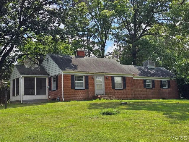 $149,900 | 200 West Kinkead Road, Hillsboro, IL 62049