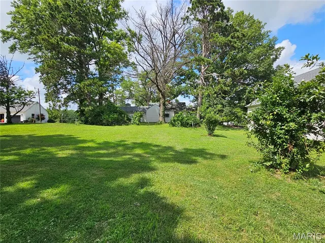 $149,900 | 200 West Kinkead Road, Hillsboro, IL 62049