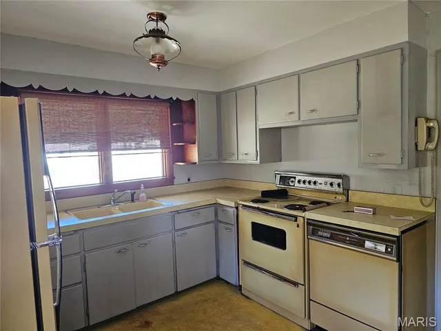 $149,900 | 200 West Kinkead Road, Hillsboro, IL 62049