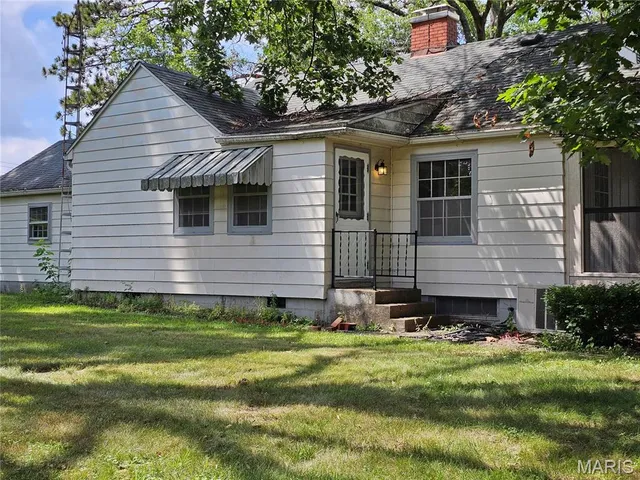 $149,900 | 200 West Kinkead Road, Hillsboro, IL 62049