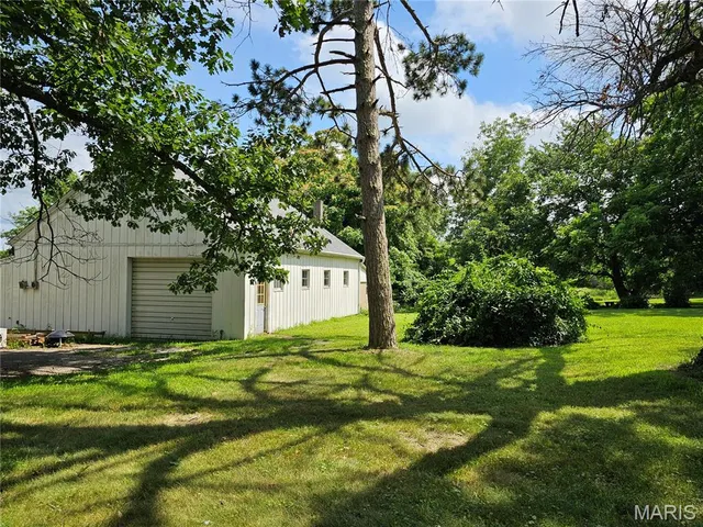 $149,900 | 200 West Kinkead Road, Hillsboro, IL 62049