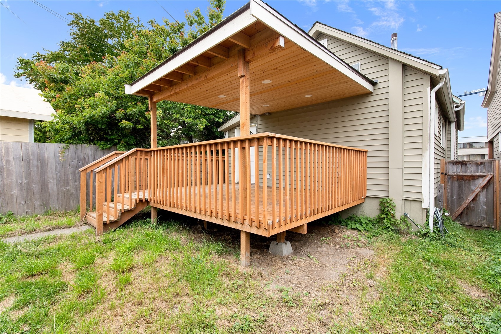2934 Cedar Street Everett, WA 98201 - Photo 32 of 35 a view of a backyard with a small cabin