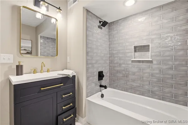 $214,900 | 2315 Alta Avenue, New Albany, IN 47150