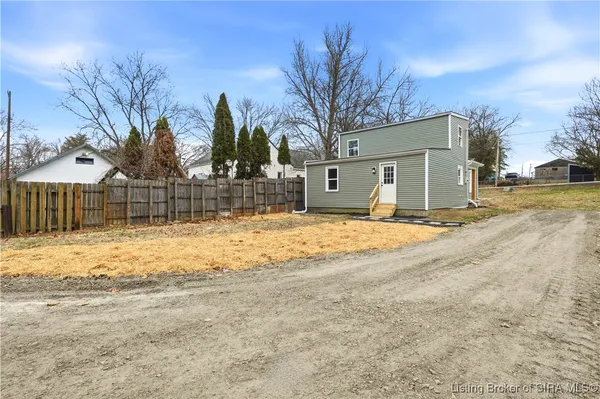 $214,900 | 2315 Alta Avenue, New Albany, IN 47150