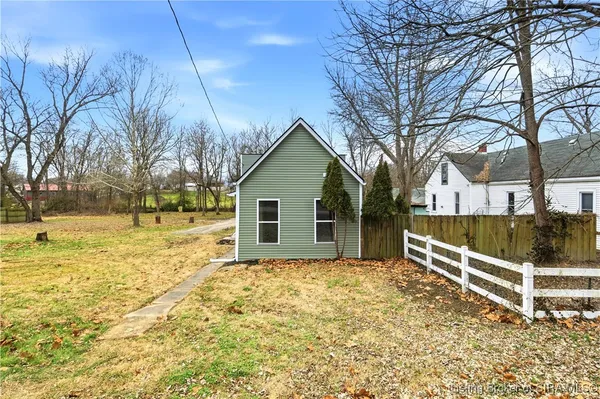 $214,900 | 2315 Alta Avenue, New Albany, IN 47150
