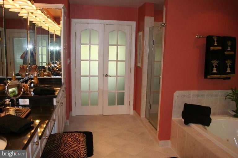 3491 Godspeed Road Davidsonville, MD 21035 - Photo 12 of 30 Double vanities, separate shower, Jaccuzi tub