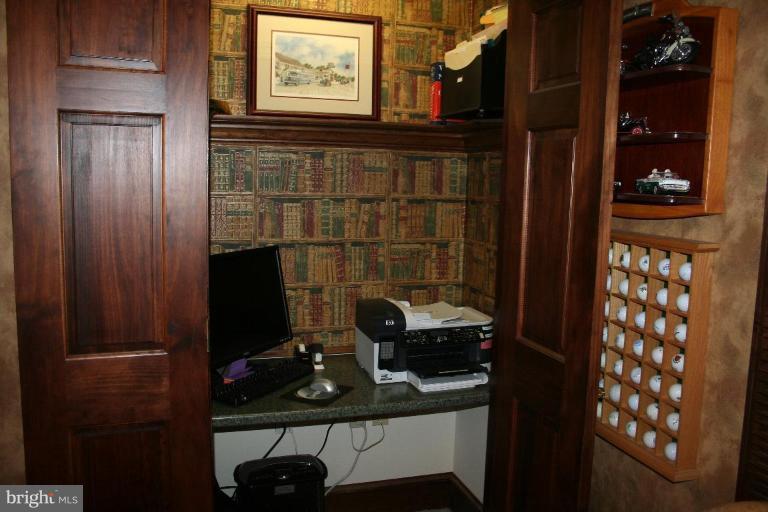 3491 Godspeed Road Davidsonville, MD 21035 - Photo 13 of 30 Computer niche