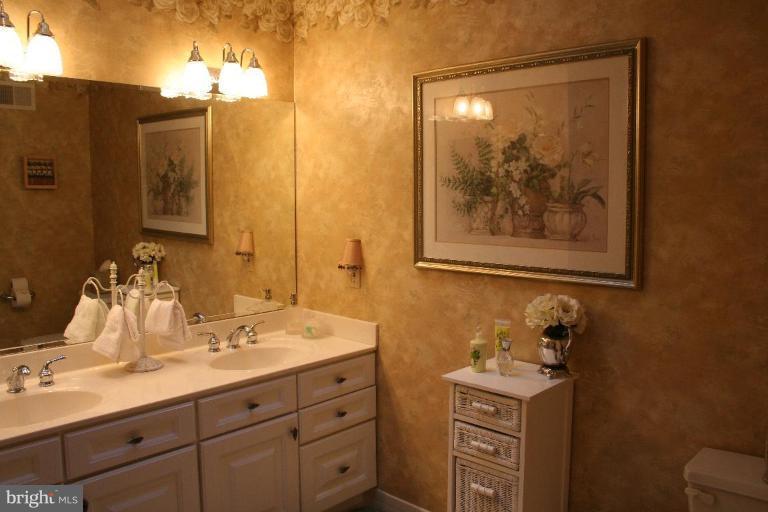 3491 Godspeed Road Davidsonville, MD 21035 - Photo 14 of 30 Full bath w/ double vanities, skylight