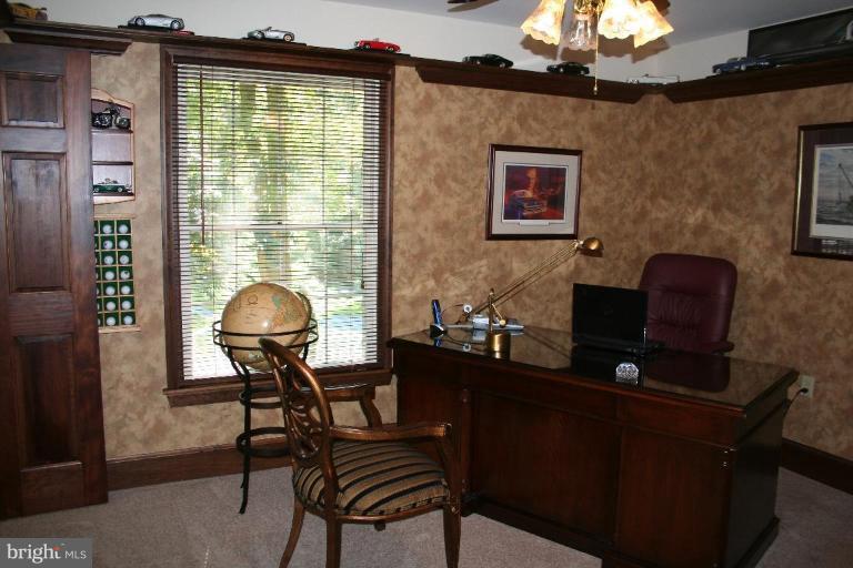 3491 Godspeed Road Davidsonville, MD 21035 - Photo 16 of 30 Office/Bedroom with display shelf around room